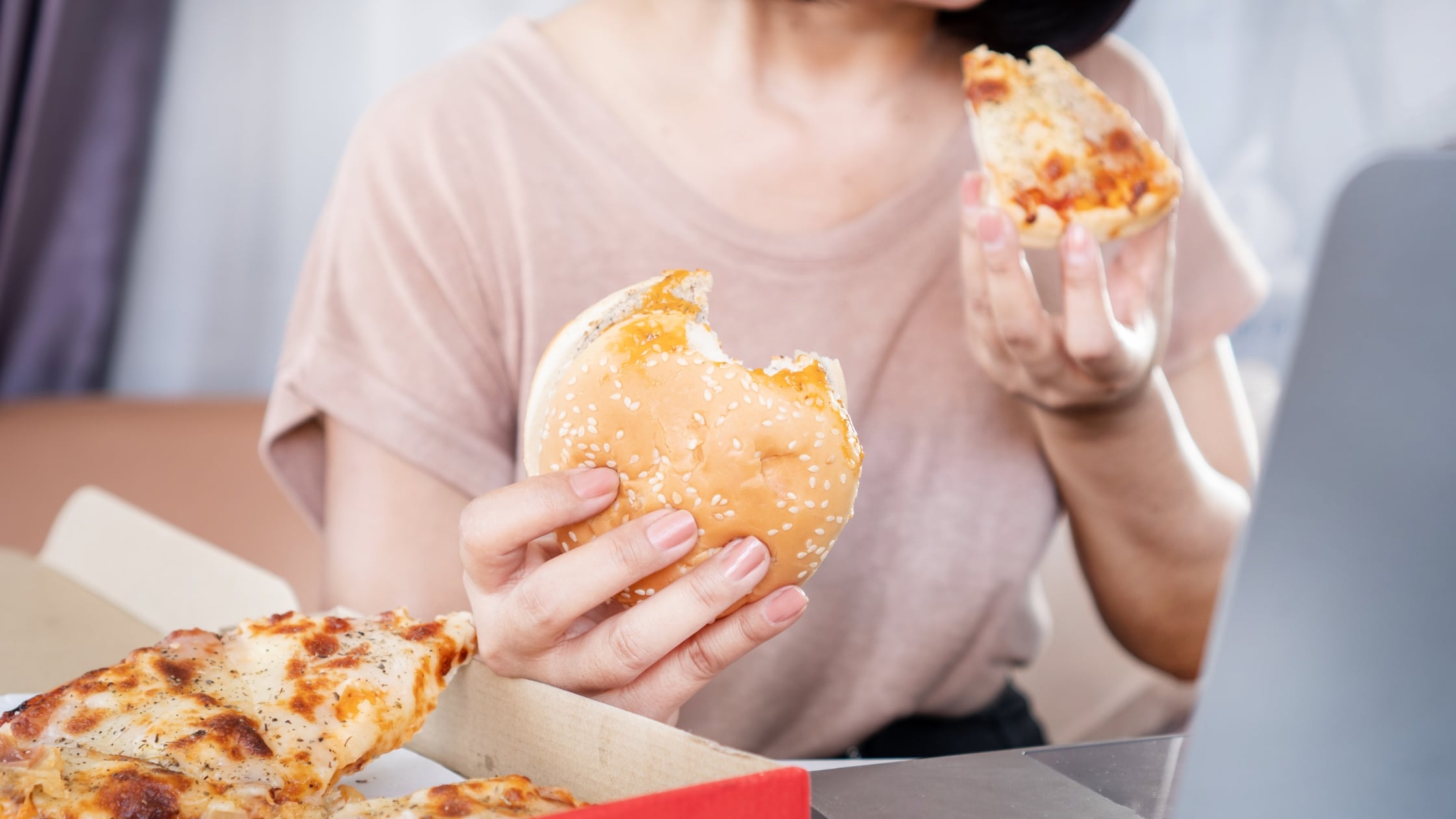 Binge eating with fast food