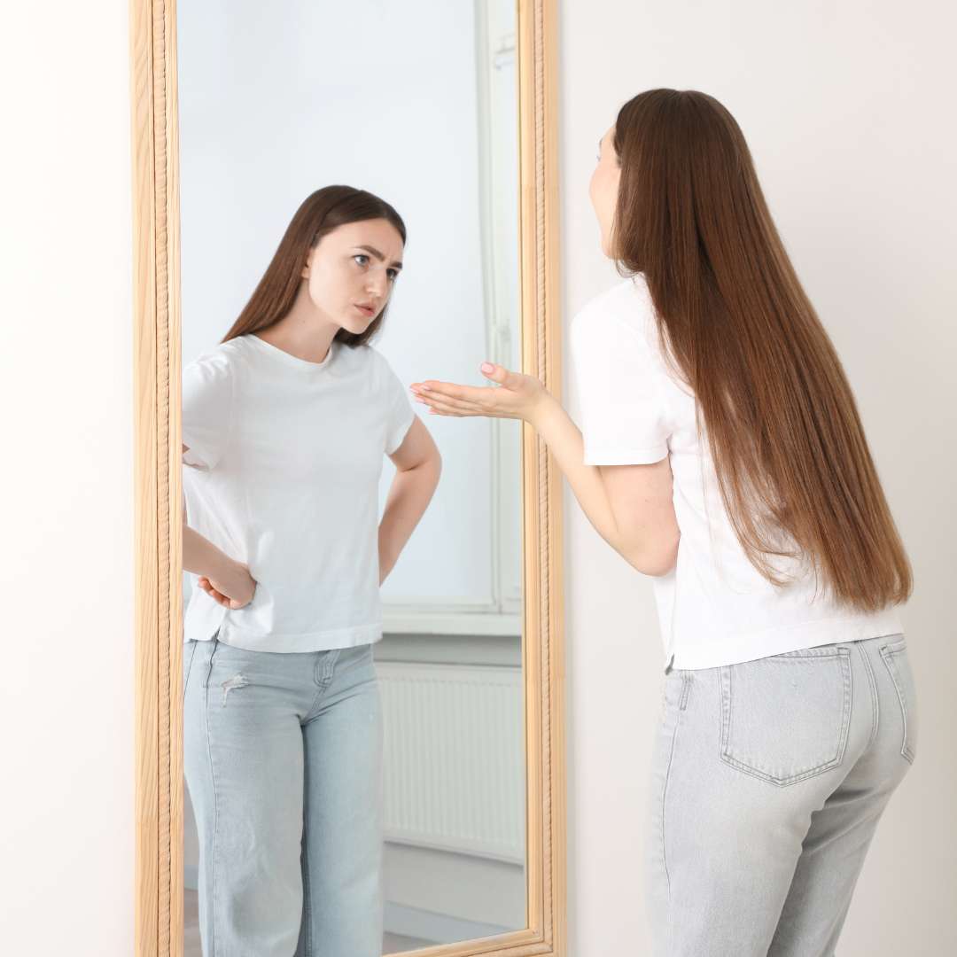 Infographic listing warning signs and symptoms of bipolar disorder type 2 disorder treatment
